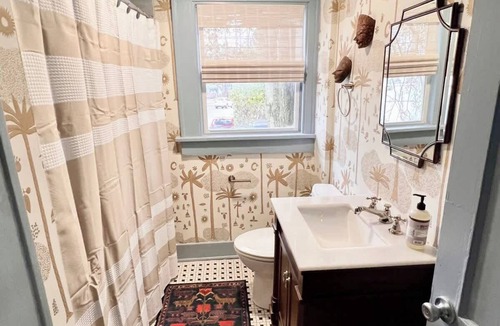 North-Central Apartment | Downtown Charleston Grove C
