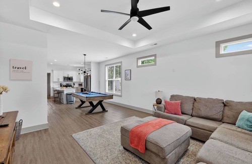 Chattanooga House | Downtown Chattanooga Retreat | Hot Tub + Pool Table | Sleeps 10 | Pet-Friendly