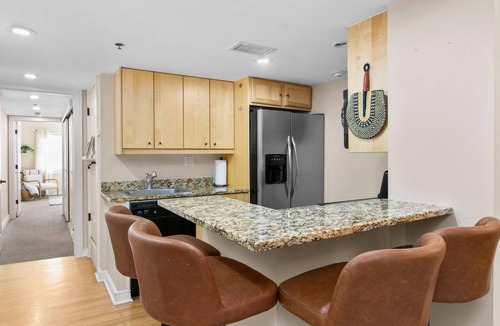 Downtown Asheville Condo | Downtown Condo! Walk Everywhere w/Assigned Parking and Laundry in Unit