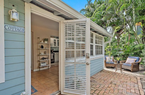 Flamingo Parks Cottage | Downtown Cottage-Quiet-Private-Close to Everything