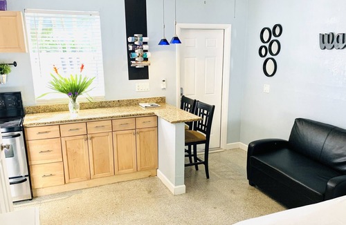 Highland Park Delray Villa | Downtown Delray Studio With Private Yard.