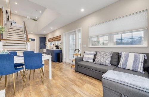 Downtown Dunedin House | Downtown Dunedin Tiny Home w/Pool