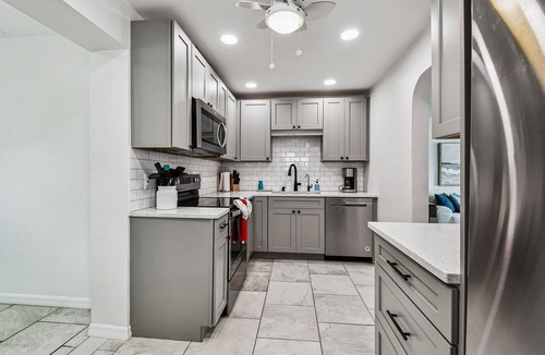 Dunedin House | Downtown Dunedin With Privacy Yet Close To It All