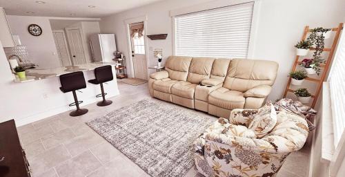 Village of the Arts House | Downtown Getaway Casita