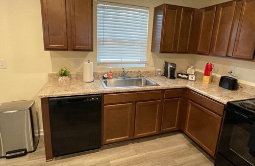 Parker House | Downtown Greenville | WiFi| 3BR | 2.5 bath