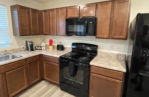 Parker House | Downtown Greenville | WiFi| 3BR | 2.5 bath