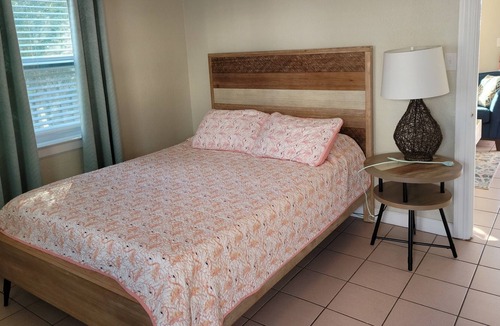 Downtown Dunedin Cottage | Downtown Keylime Cottage 2
