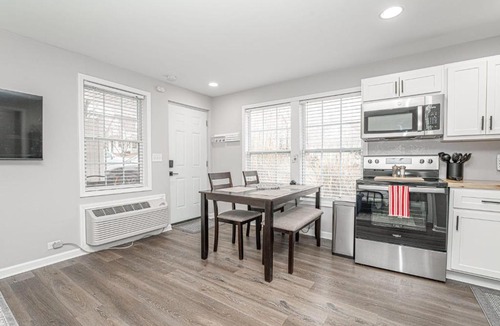 Kimmswick Apartment | Downtown Kimmswick Studio-Renovated-Prime Location