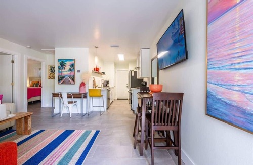 Gillespie Park House | Downtown Living, Steps to Parks, Newly Furnished