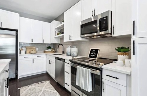 Roswell Apartment | Downtown Roswell Apartment with pool, parking, and gym