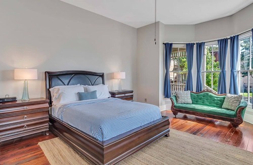 Savannah Victorian District Apartment | Downtown Savannah | Free Parking | Private Porch | Near Forsyth Park
