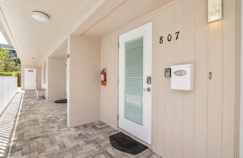 Old Naples Apartment | Downtown Starfish 807