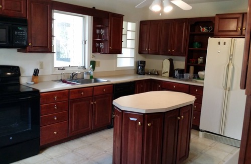 Tallassee Ski Chalet | Dragon 1 mile/Jacuzzi Plenty of parking.