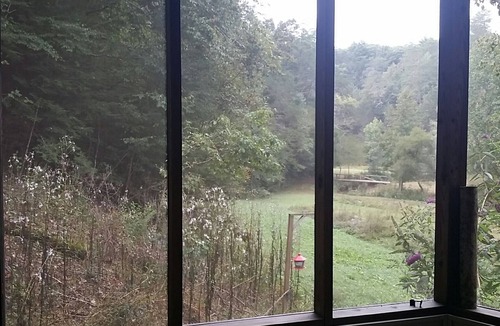 Tallassee Ski Chalet | Dragon 1 mile/Jacuzzi Plenty of parking.
