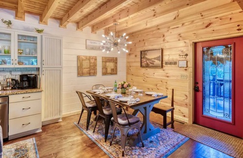 Ellijay Cabin | Dragonfly Den - Luxury RIVERFRONT/Hot Tub/Games!