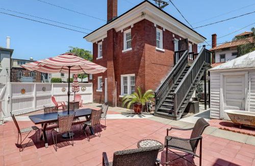 Thomas Square Apartment | Drayton Place 1A & 1B