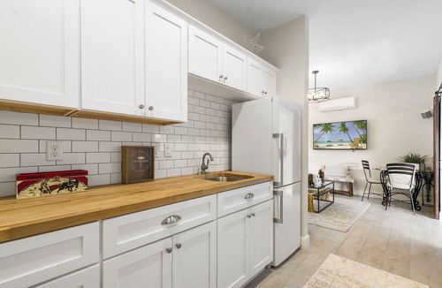 Old Northwood House | Dream Downtown Guest House