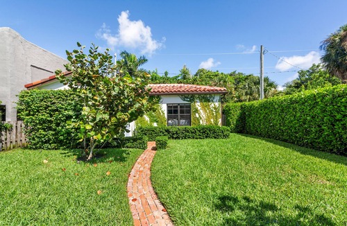 Old Northwood House | Dream Downtown Guest House