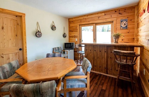 Kyle Cabin | Dreamy Log Cabin with Spectacular Mountain Views in Topton, North Carolina