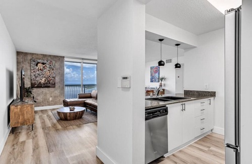 Brickell Condo | Dreamy Oceanfront Highfloor Corner Unit 2/2+Den