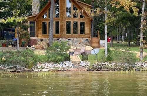 Prosperity Cabin | DREHER DREAMS CABIN-LAKEFRONT- + FISHING, KAYAKS,PADDLEBOARDS, 7 BEDS SLEEPS 9!