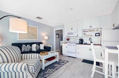 Isles of Capri Apartment | Driftwood Landing 8