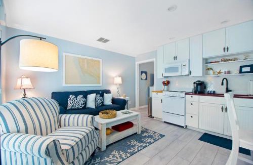 Isles of Capri Apartment | Driftwood Landing 8