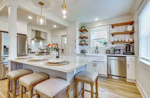 Charleston Apartment | Dtwn Retreat w/Game Room! Walk to Hampton Park