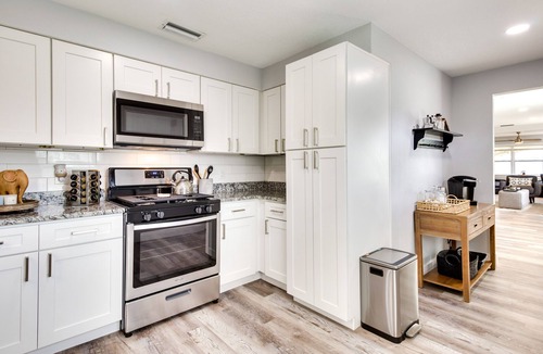 Winter Garden Cottage | Dtwn Winter Garden Home: 12 Mi to Disney!