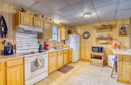 Cosby Cabin | Dual cabin: 2 acres, fireplace, firepit, creek: 4 bdrm