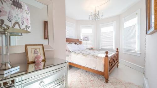 Cape May House | Duke Of Windsor - 7 Bedrooms Sleeps 26!