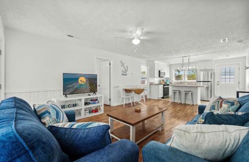 Windy Hill House | Dunecrest Cottage - Beach Nearby
