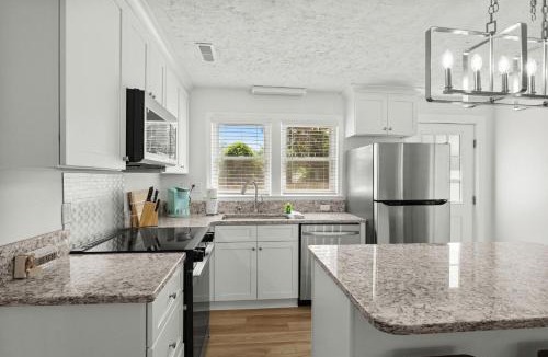 Windy Hill House | Dunecrest Cottage - Beach Nearby