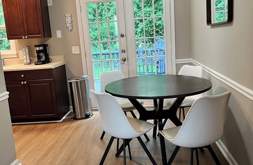 Murfreesboro Cottage | Duplex 1 - Cozy 2BR pet friendly cottage with fenced in yard in Murfreesboro!