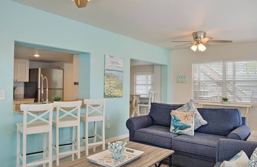 Bradenton Beach House | Duplex near beach with heated pool, grill, washer/dryer, patio, AC