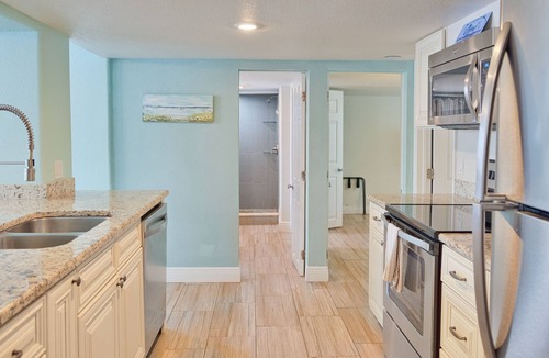 Bradenton Beach House | Duplex near beach with heated pool, grill, washer/dryer, patio, AC
