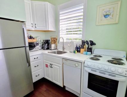 Downtown Apartment | Duval Street Suite with pool