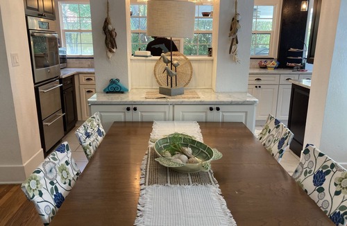 Ozona House | Dwntwn Ozona Bungalow! Dog friendly! 2 blocks to Pinellas Trail, brewery, eats!