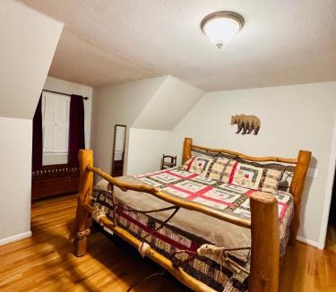 Eagle Mountain House | Eagle Mountain River Retreat