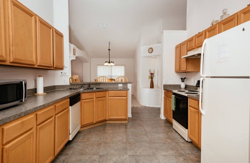 Eagle Pointe South House | EAGLE POINTE SOUTH ON THE LARGER LAKE A NEW VACATION/HOLIDAY EXPERIENCE