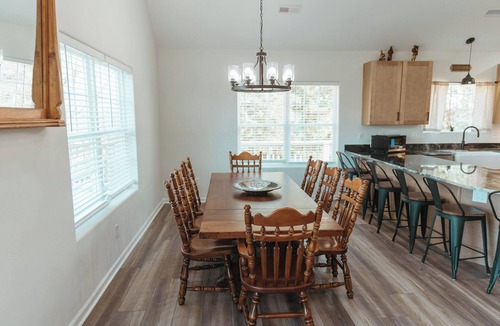 Union County House | Eagle's Nest at Mimosa Lake Retreat - 24 Acre Lakefront Property
