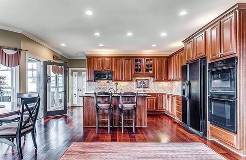 Big Canoe House | Eagles View - Gorgeous Mountain Views + Luxury Interiors + Telescope + Library