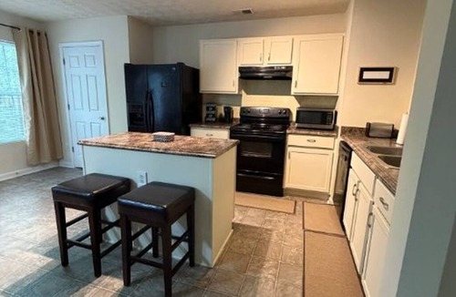 Lithonia House | East Atlanta, Three Bedroom, Three Story Townhome Retreat.