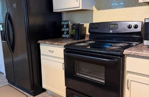 Lithonia House | East Atlanta, Three Bedroom, Three Story Townhome Retreat.