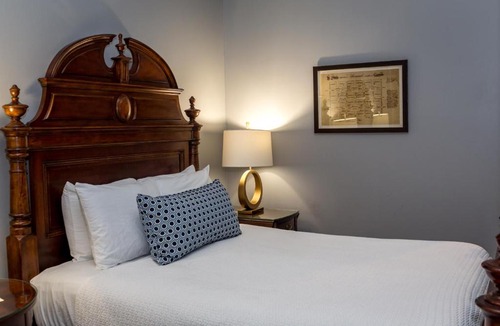 Historic District - North Hotel | East Bay Inn, Historic Inns of Savannah Collection