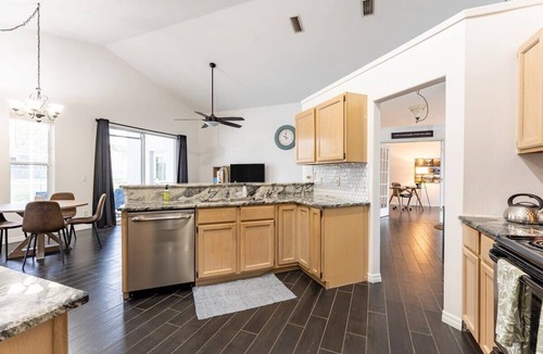 Orlando House | East Orlando Getaway - 3BR/2BTH * Private Pool