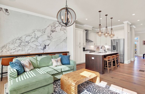 Hitch Village - Fred Wessels Homes House | Eastern Wharf Luxury Townhome - Sleeps 6