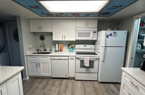 New Smyrna Beach Condo | Easy access ground floor unit close to parking lot, conveniently located to all NSB has to offer