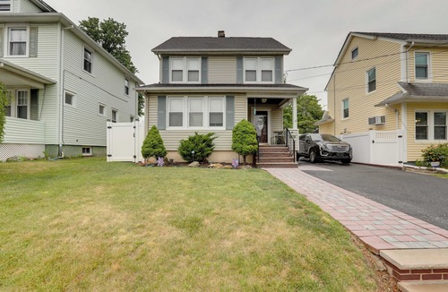 Elizabeth Apartment | Easy Access to NYC & Newark Airport! Apt w/Pool
