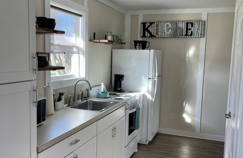 Social Circle Apartment | Easy drive to Covington square. Safe gated property.